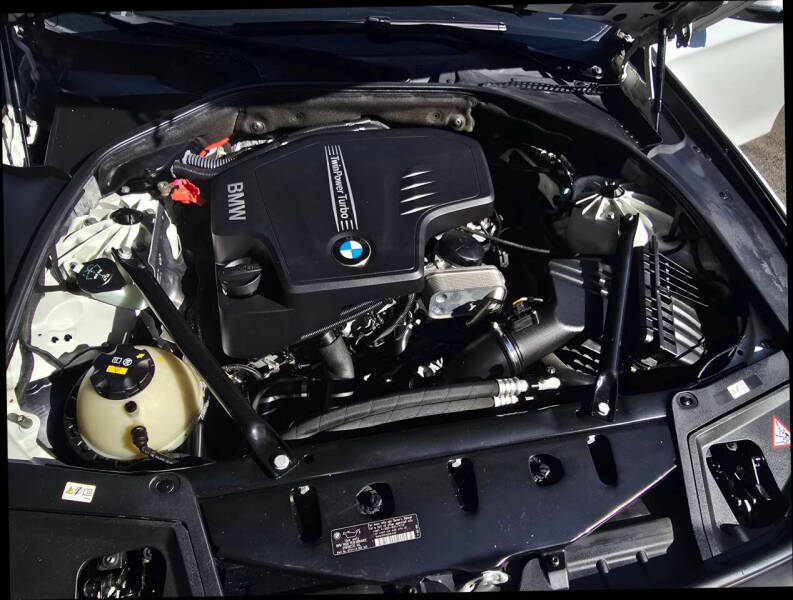 2014 BMW 5 Series 528i