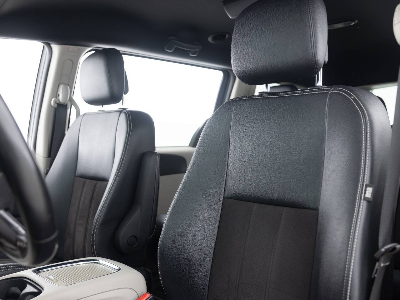 Used Car 2020 Dodge Grand Caravan  Sxt 4dr Mini Van For Sale Under $12,000 In Coal City, Illinois