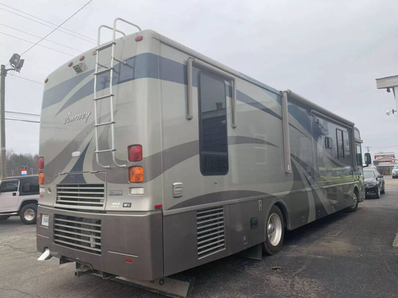 2004 Freightliner XC Chassis
