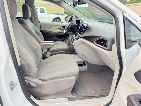 2017 Chrysler Pacifica Touring