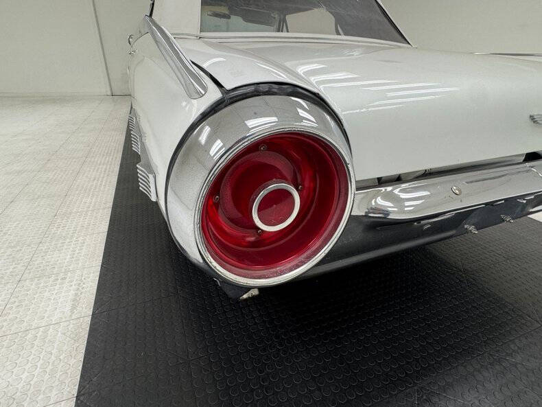 1962 Ford Thunderbird