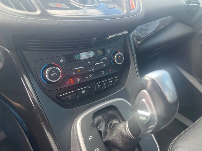 2017 Ford C-MAX Hybrid Titanium