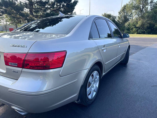 2009 Hyundai SONATA for sale at Genuine Motors in Schaumburg, IL