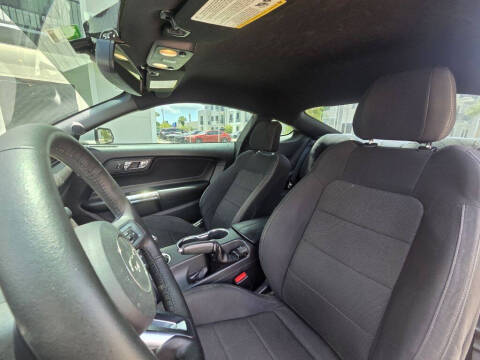 2016 Ford Mustang V6