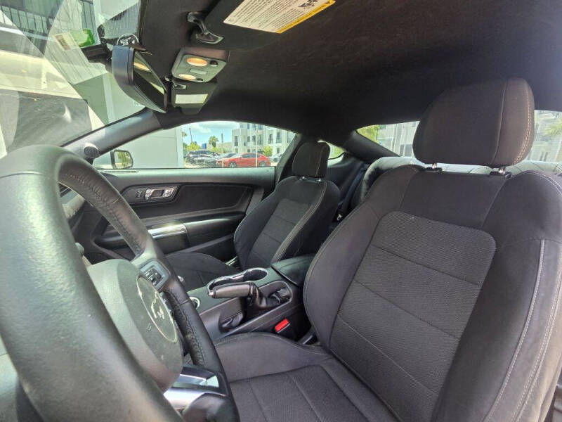 2016 Ford Mustang V6