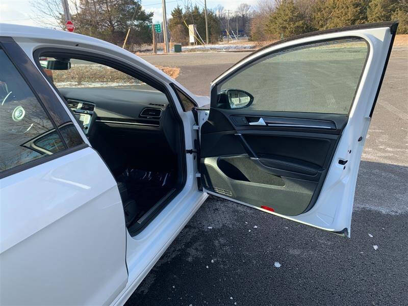 2017 Volkswagen Golf R 4Motion