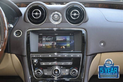 2016 Jaguar XJ R-Sport