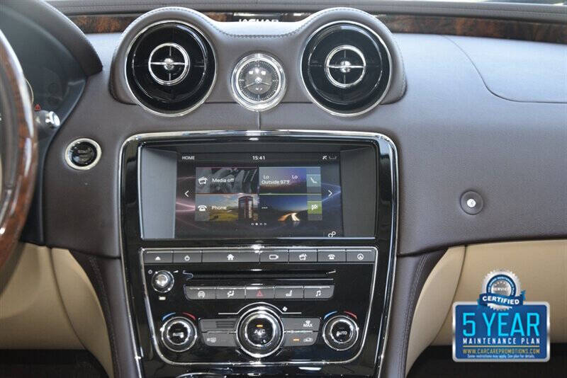 2016 Jaguar XJ R-Sport