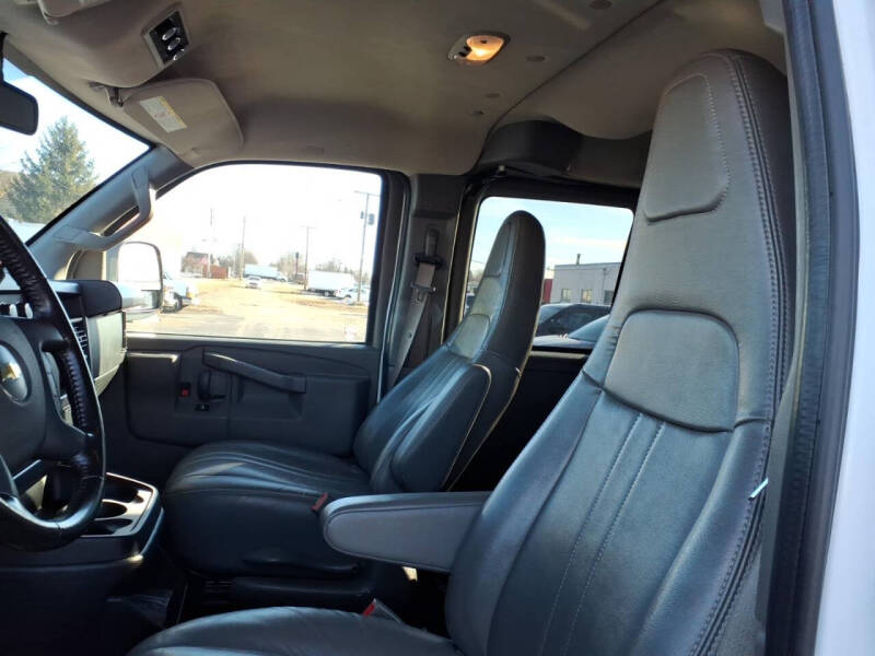2022 Chevrolet Express LS 3500