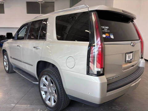 2017 Cadillac Escalade Luxury