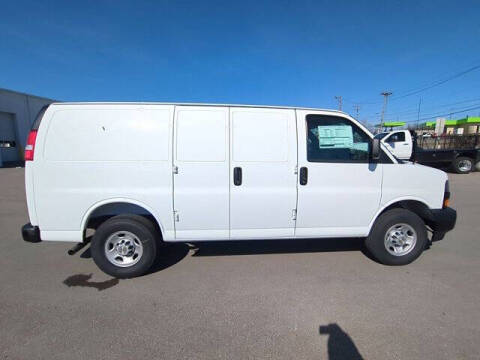 2025 Chevrolet Express 2500