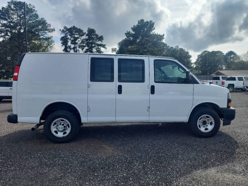 2022 Chevrolet Express 2500