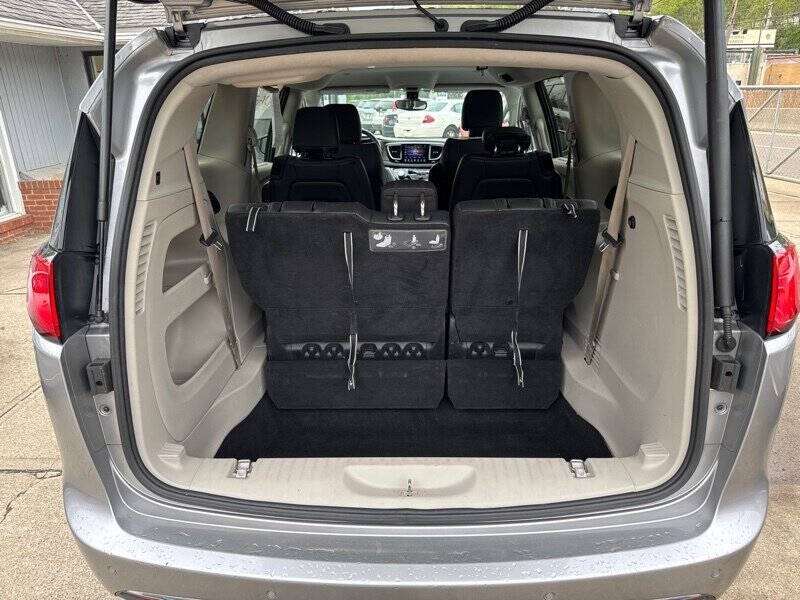 2017 Chrysler Pacifica Touring-L