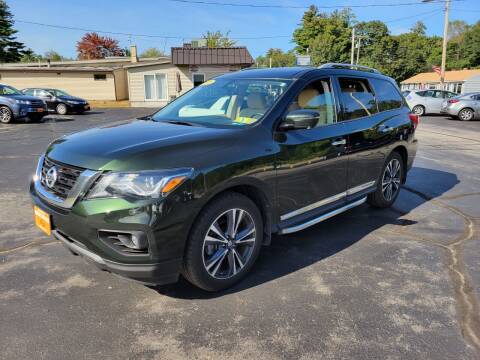 2018 Nissan Pathfinder for sale at Grimard's Auto in Hooksett NH