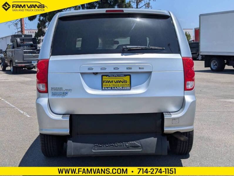 2011 Dodge Grand Caravan Crew