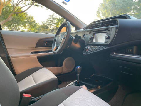 2014 Toyota Prius c Three