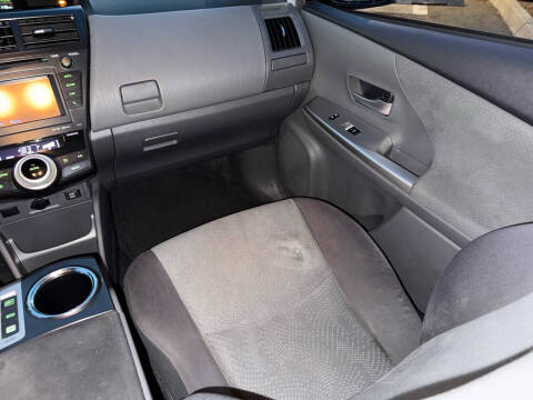 2012 Toyota Prius v Two