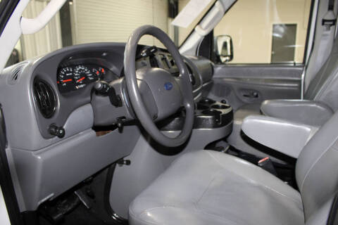 2006 Ford E-Series E-350 SD