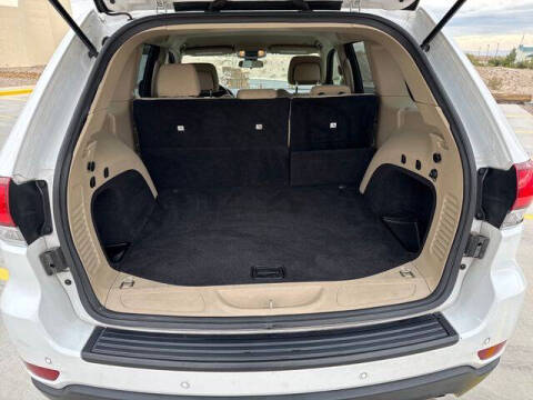 2020 Jeep Grand Cherokee Laredo E