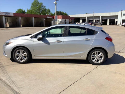 2017 Chevrolet Cruze LT Auto