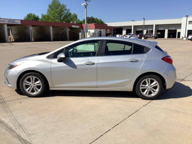 2017 Chevrolet Cruze LT Auto