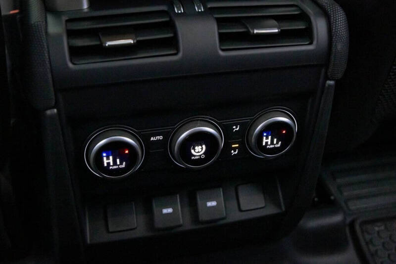 2024 Land Rover Defender 130 V8 P500