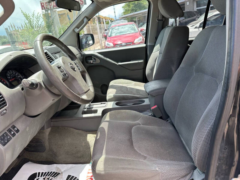 2017 Nissan Frontier SV