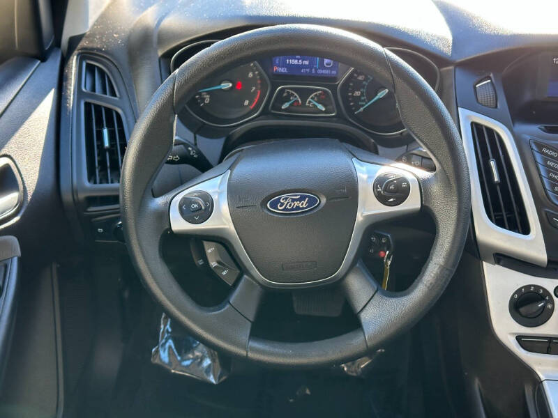 2014 Ford Focus SE photo 34