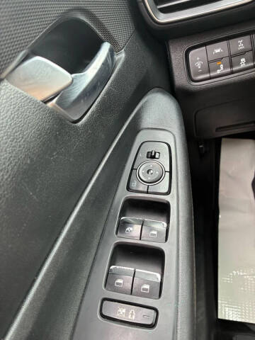 2019 Hyundai Santa Fe SE 2.4L