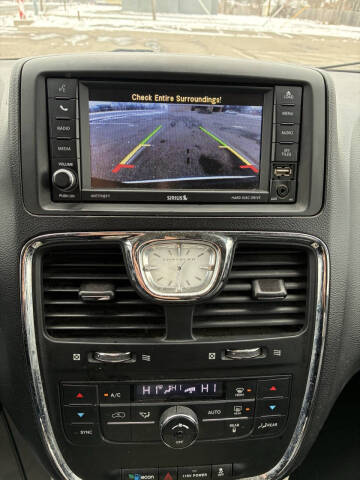 2014 Chrysler Town and Country Touring