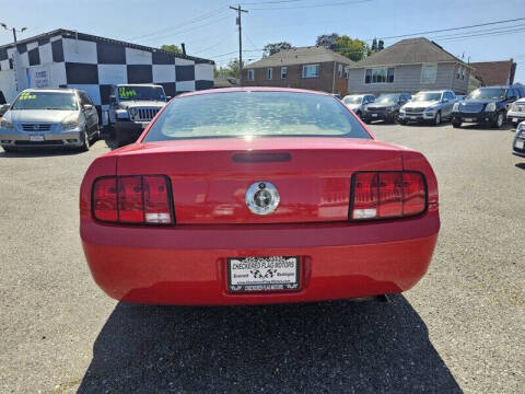 2008 Ford Mustang V6 Deluxe