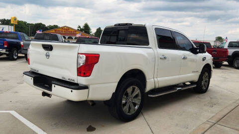 2017 Nissan Titan SL