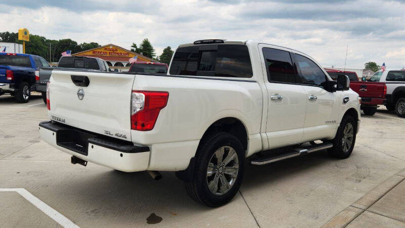 2017 Nissan Titan SL