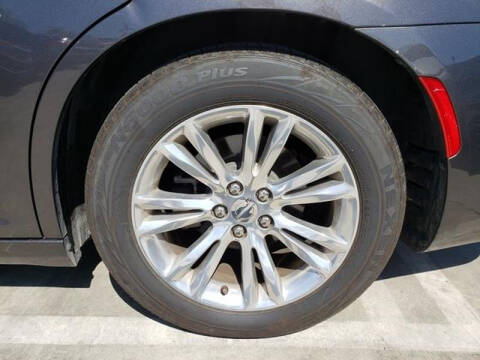 2017 Chrysler 300 Limited