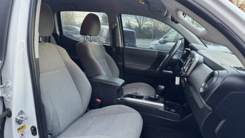 2017 Toyota Tacoma SR5 V6