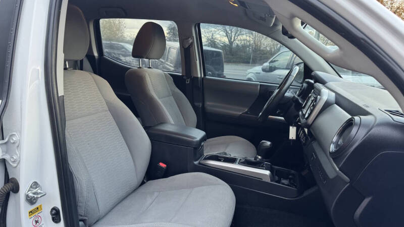 2017 Toyota Tacoma SR5 V6