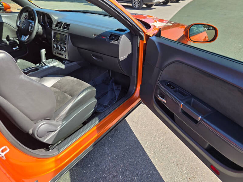 2011 Dodge Challenger SRT8 392