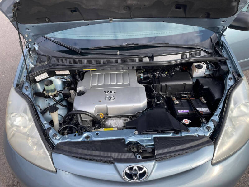 2009 Toyota Sienna LE 7-Passenger