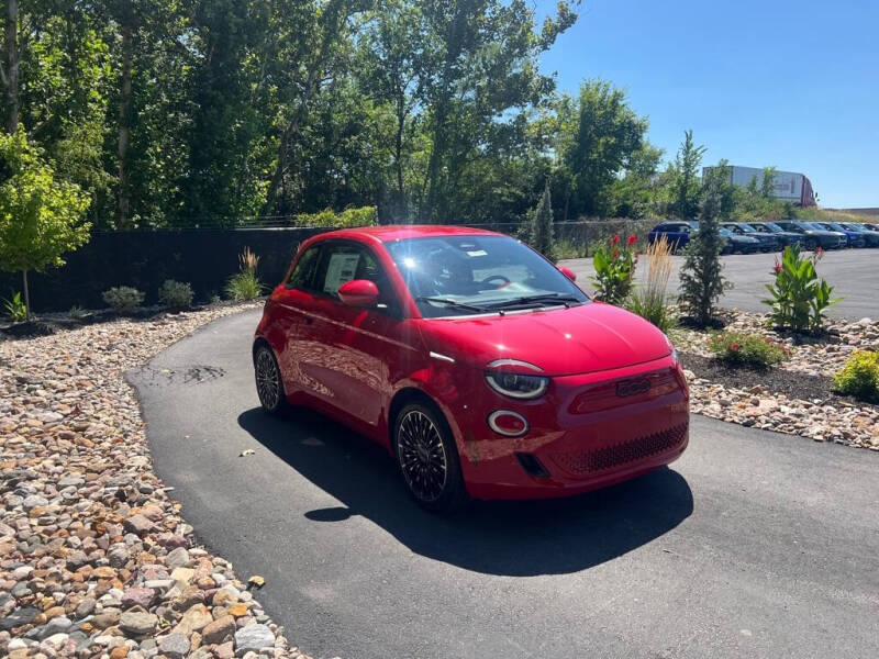 2024 FIAT 500e Inspi(RED)