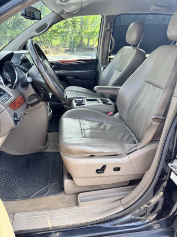 2013 Chrysler Town and Country Touring