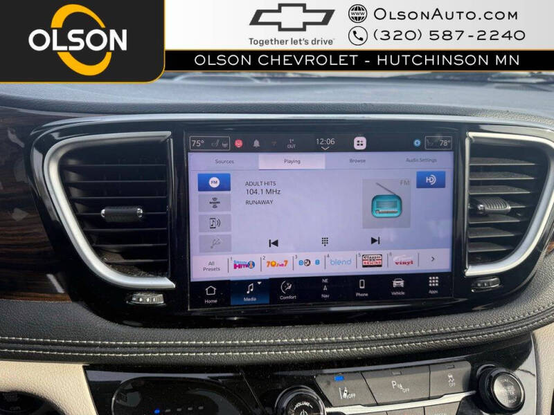 2023 Chrysler Pacifica Plug-In Hybrid Limited