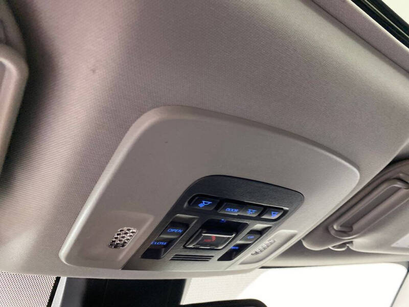 2024 Toyota Camry Hybrid LE