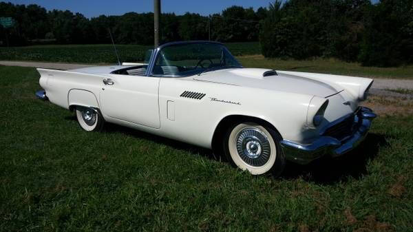 1957 Ford Thunderbird