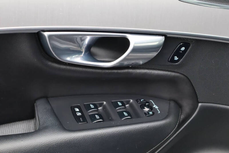 2023 Volvo XC90 B5 Core