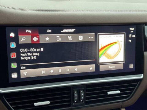 2023 Porsche Cayenne Platinum Edition