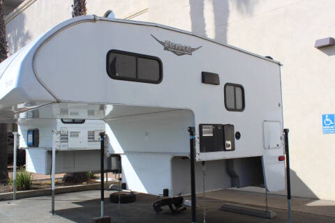 2017 Lance Cab Over 650