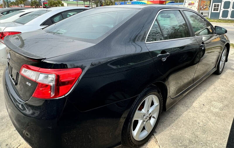 2013 Toyota Camry SE photo 5