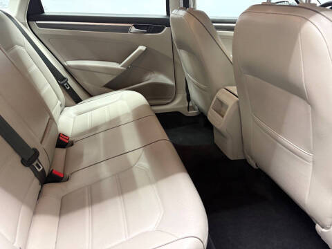 2017 Volkswagen Passat 1.8T R-Line