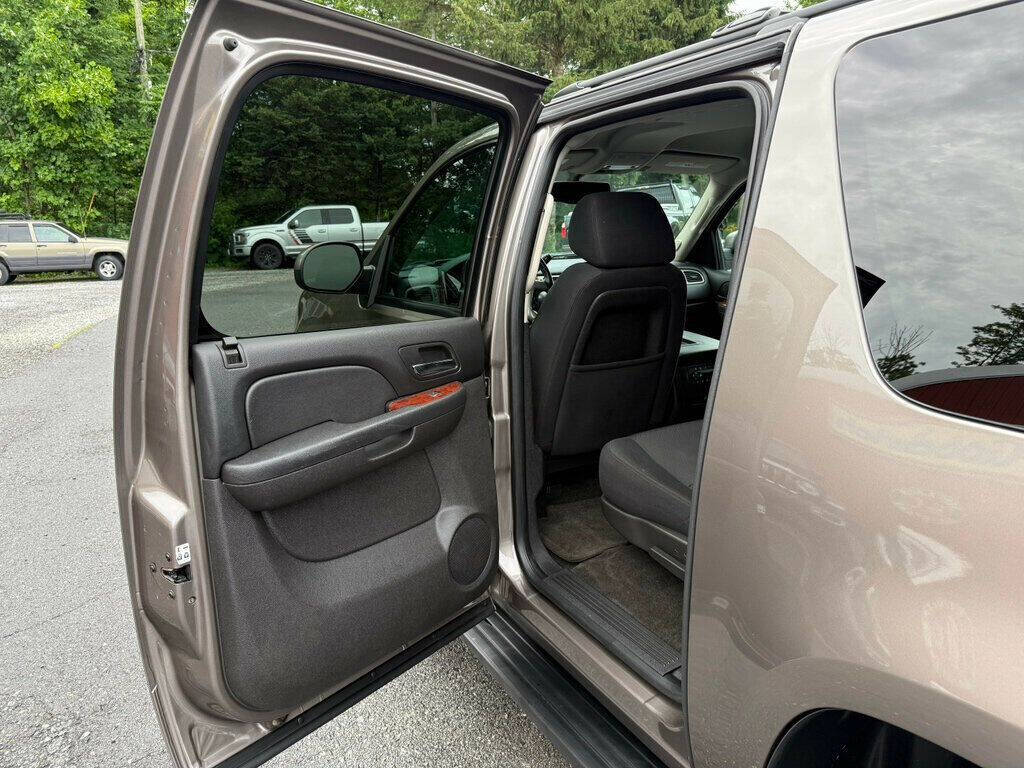 2014 Chevrolet Suburban 32