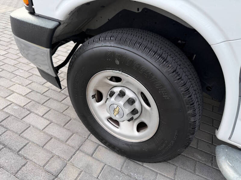 2024 Chevrolet Express 2500